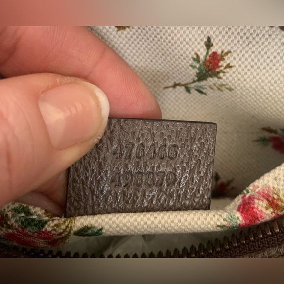 Gucci Neo-Vintage GG Supreme Shoulder Bag NWT - Picture 8 of 16